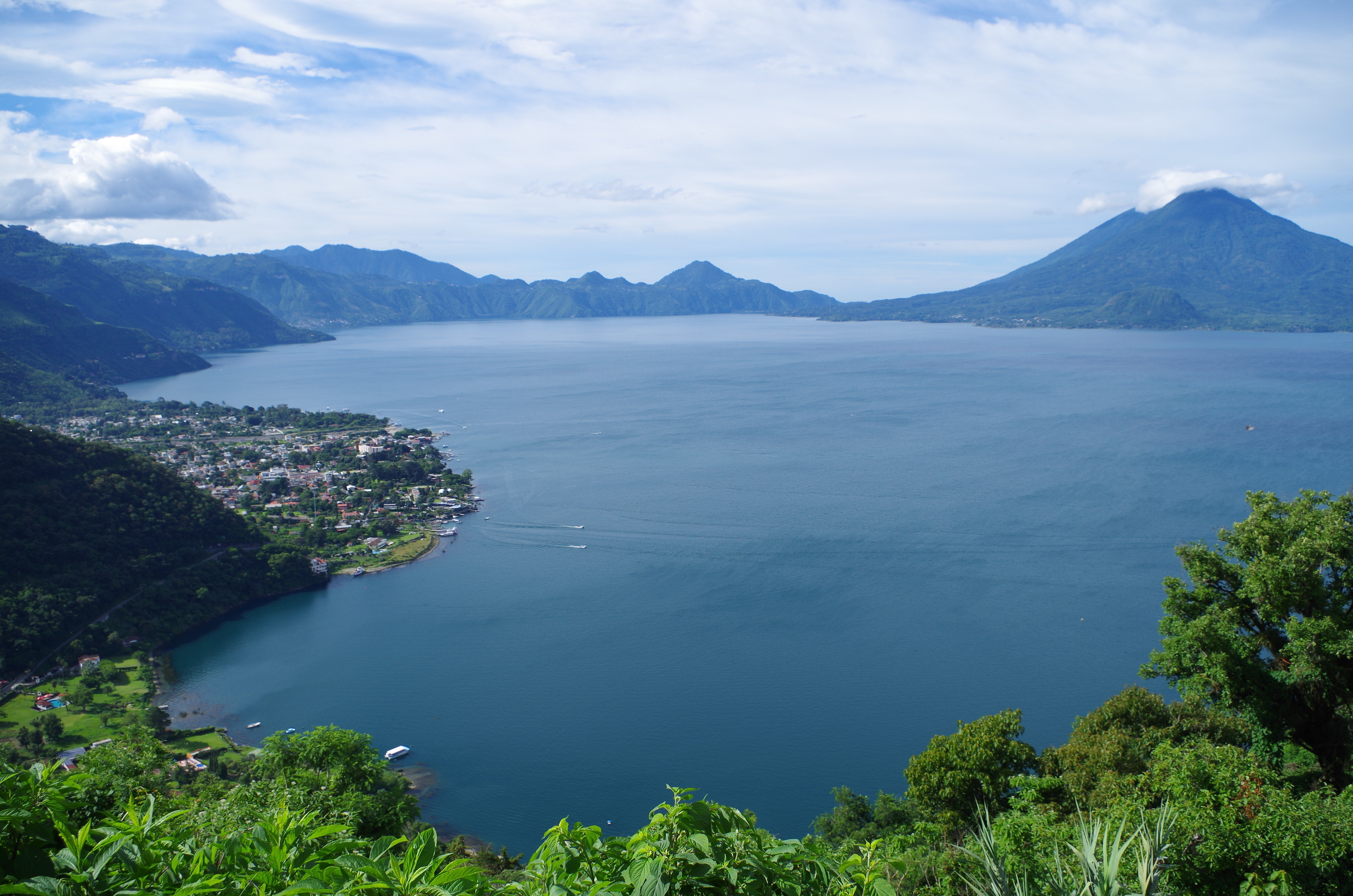 Vista panorámica del Lago de Atitlán