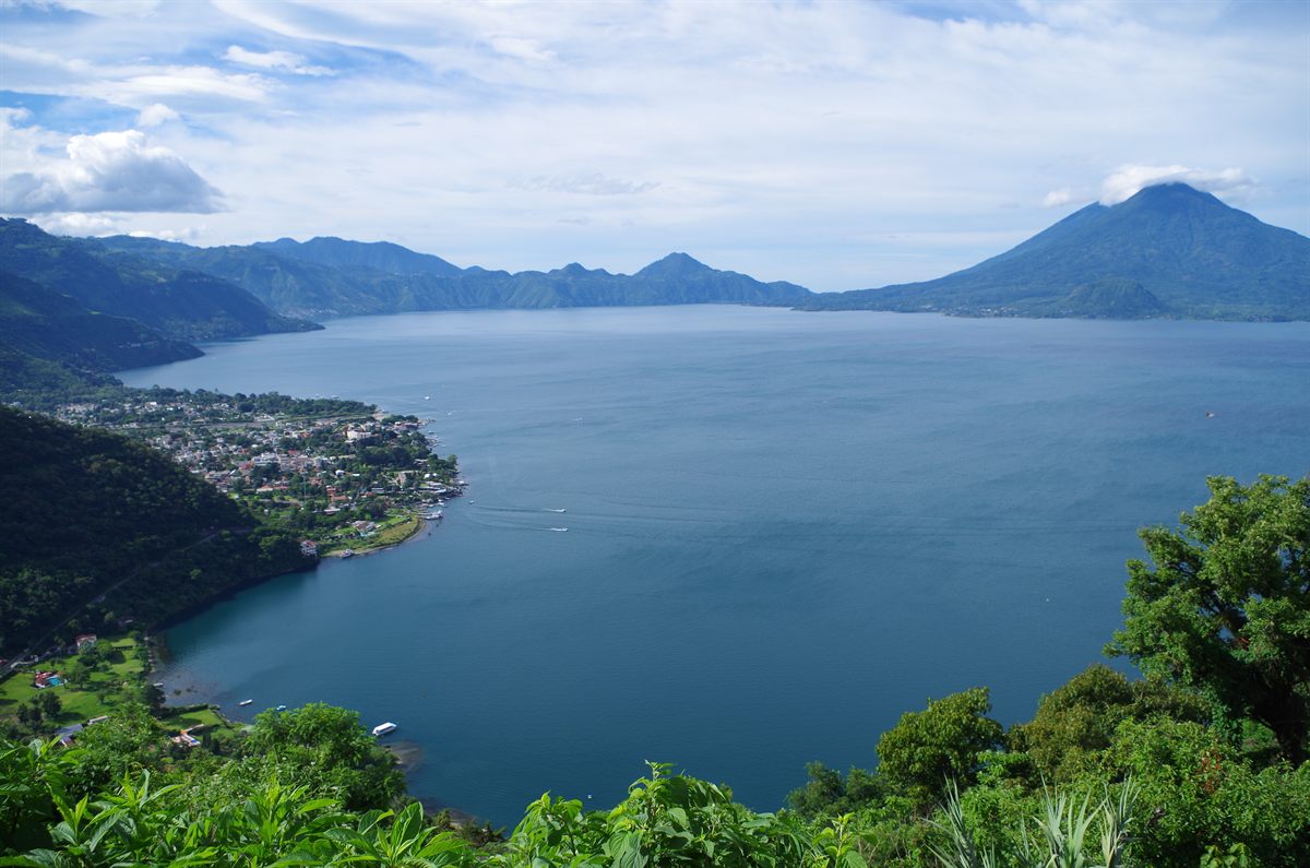 Vista panorámica del Lago de Atitlán